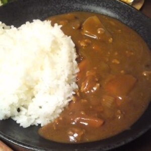 ２種類のカレールーを使って♪ふつうのカレーライス